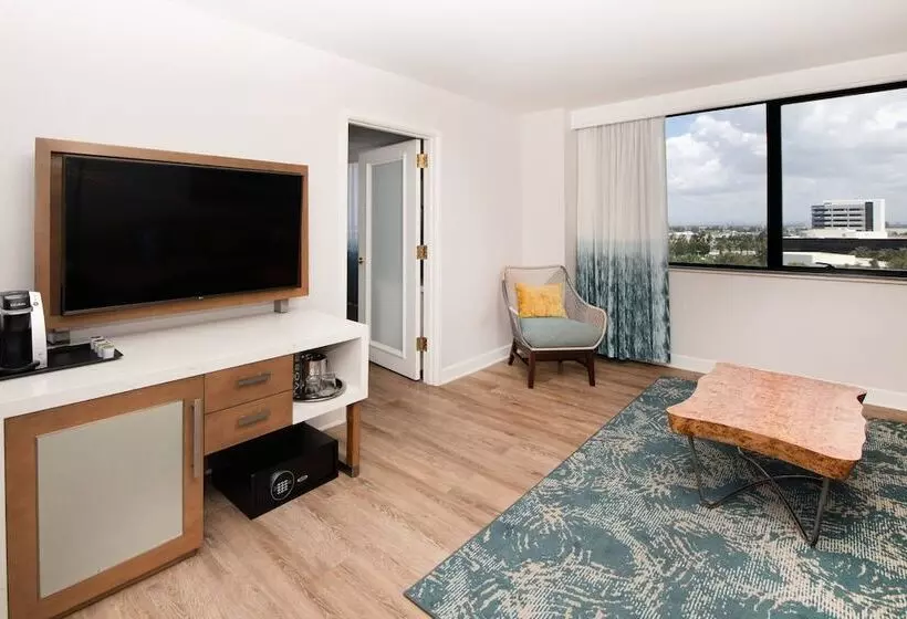 Executive-sviitti parvekkeella, Renaissance Newport Beach