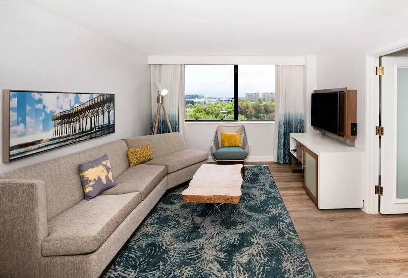 Executive-sviitti parvekkeella, Renaissance Newport Beach
