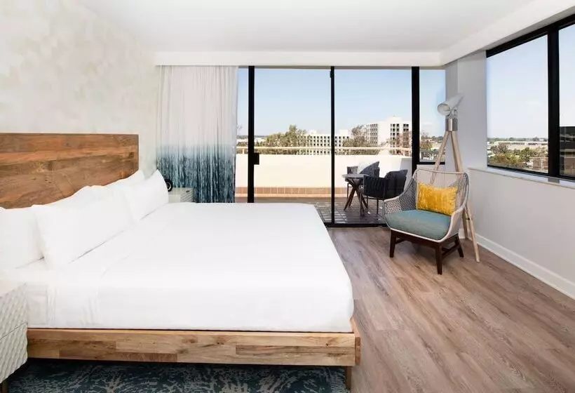Executive-sviitti parvekkeella, Renaissance Newport Beach