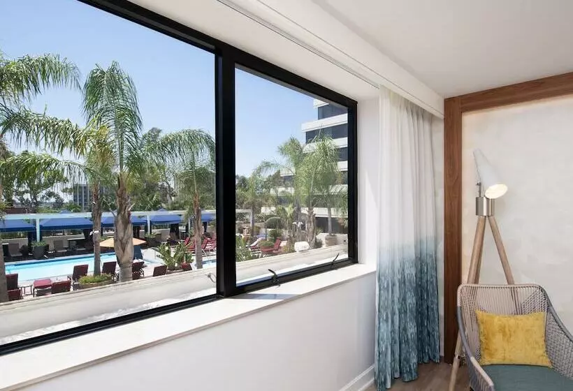 اتاق استاندارد با 2 تخت دوبل, Renaissance Newport Beach