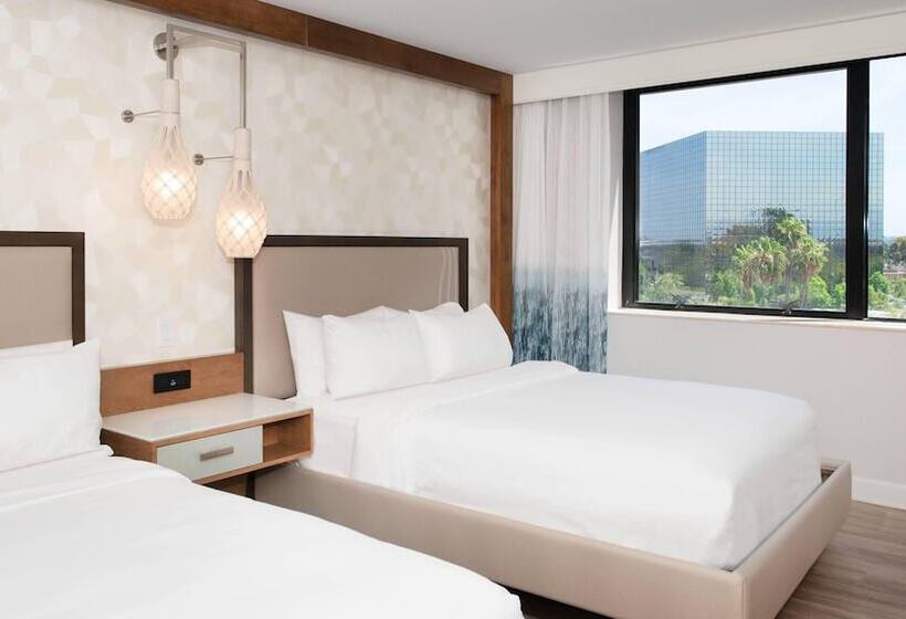 스탠다드 룸 더블 침대 2개, Renaissance Newport Beach