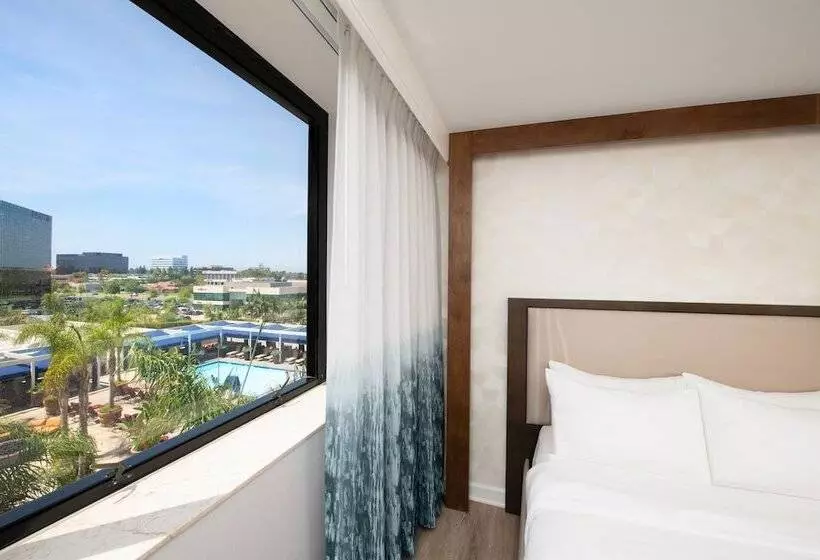 اتاق استاندارد با 2 تخت دوبل, Renaissance Newport Beach