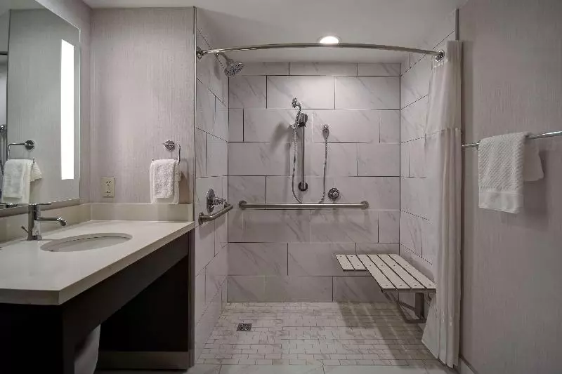 سوییت جونیور, Renaissance Newport Beach