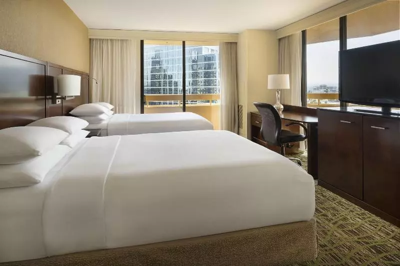 キングサイズベッドのスタンダードルーム, San Diego Marriott La Jolla