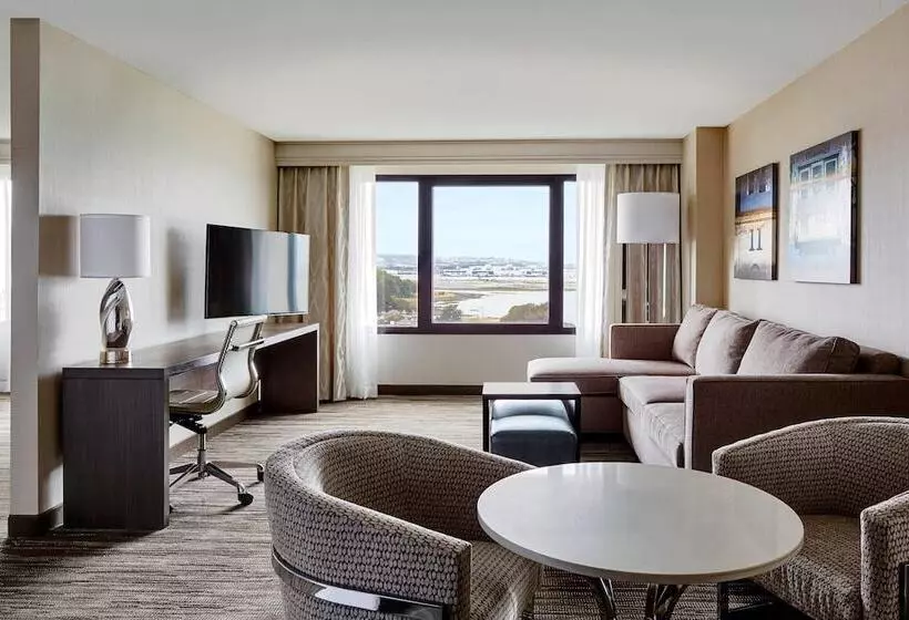 استودیو اجرایی, San Francisco Airport Marriott Waterfront