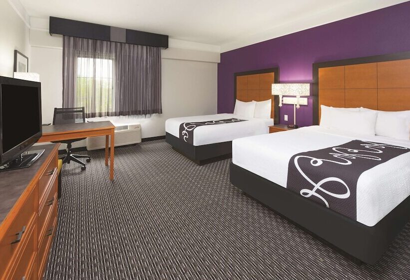 غرفه قياسيه سريرين مزدوجين, Travelodge By Wyndham Houston Cyfair