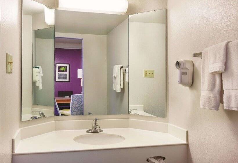 Номер Стандарт 2 Двуспальные Кровати, Travelodge By Wyndham Houston Cyfair
