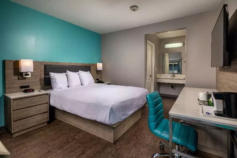 اتاق استاندارد با تخت دو نفره بزرگ, Travelodge By Wyndham Lax