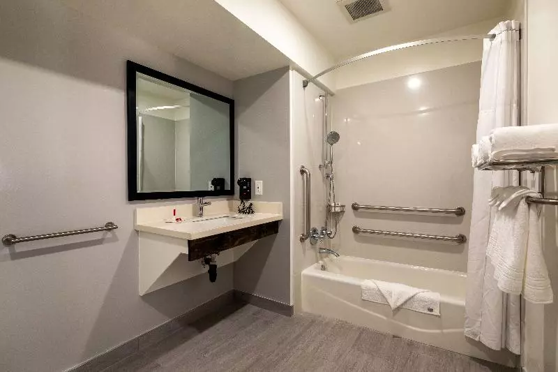 اتاق استاندارد با تخت بزرگ, Travelodge By Wyndham Lax