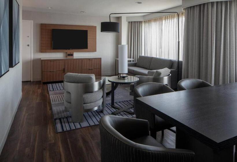 جناح كلوب, Tysons Corner Marriott