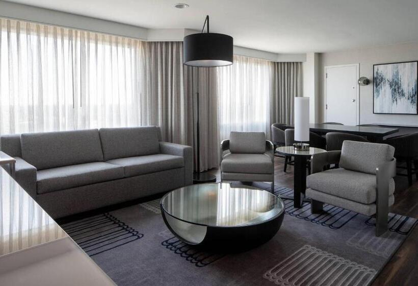 Люкс Клуб, Tysons Corner Marriott