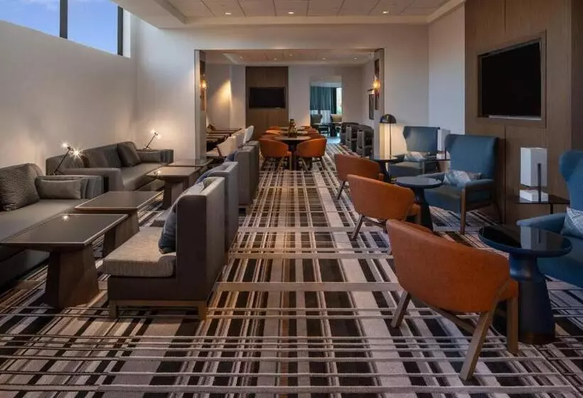 キングサイズベッドのスーペリアルーム, Tysons Corner Marriott