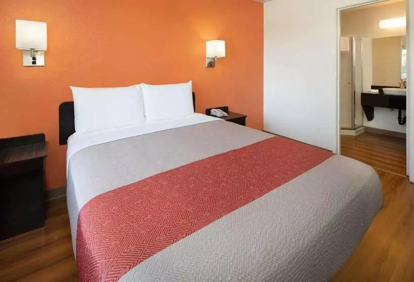 اتاق استاندارد برای معلولان, Motel 6arcadia, Ca  Los Angeles  Pasadena Area