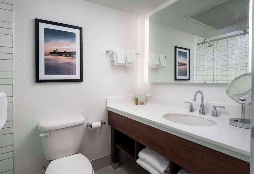 اتاق استاندارد با تخت بزرگ, Hilton Myrtle Beach Resort