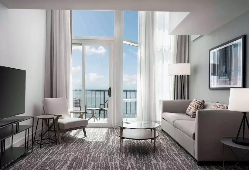 キングサイズベッドのスイートルーム, Hilton Myrtle Beach Resort