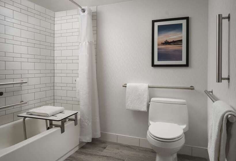 اتاق استاندارد با تخت بزرگ, Hilton Myrtle Beach Resort