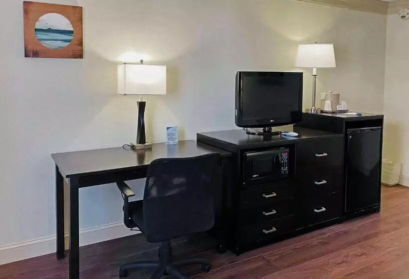 キングサイズベッドのスタンダードルーム, Clarion Hotel & Conference Center