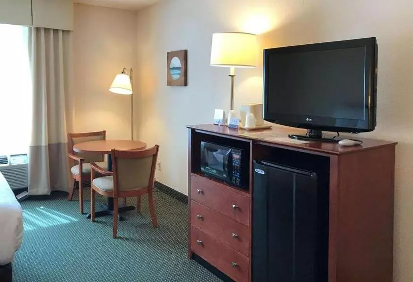 プールビュースタンダードルーム, Clarion Hotel & Conference Center