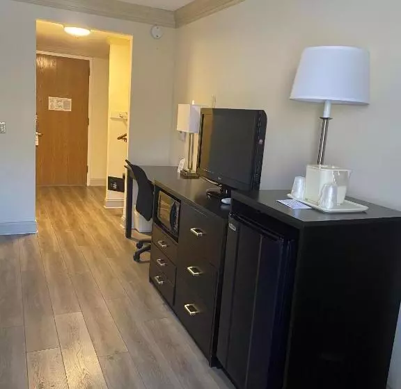 身障者適用キングサイズベッドルーム, Clarion Hotel & Conference Center