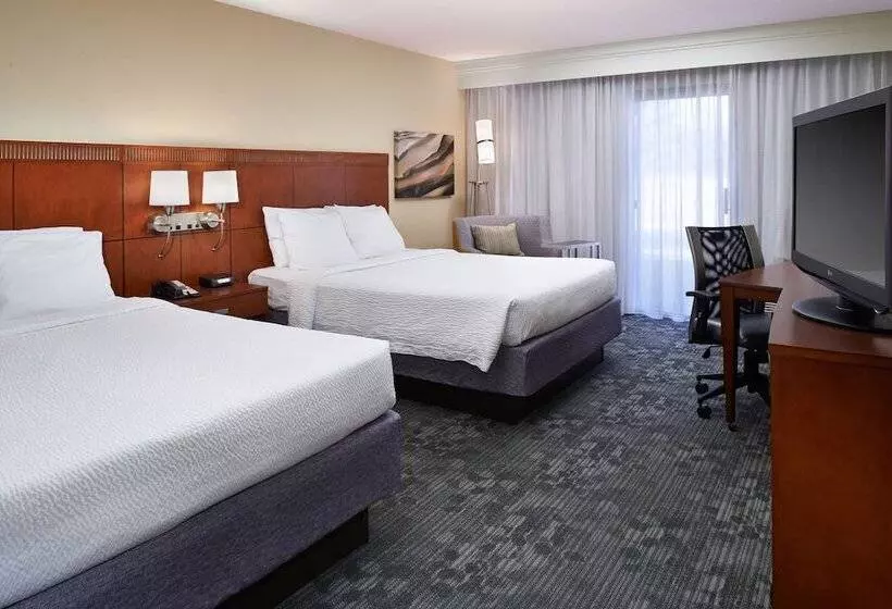 اتاق استاندارد با 2 تخت دوبل, Courtyard By Marriott Rockford