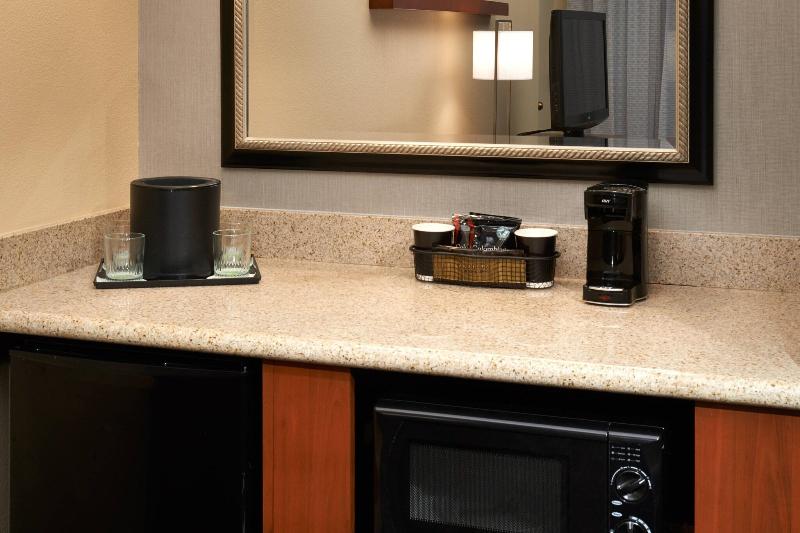 Suite, Courtyard By Marriott Rockford