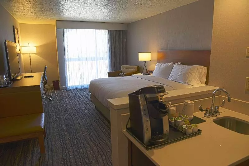 اتاق استاندارد با تخت بزرگ, Doubletree By Hilton Helena Downtown