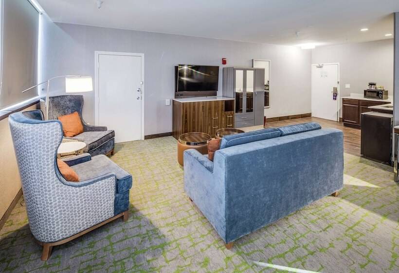 جناح جونيور, Doubletree By Hilton Huntington