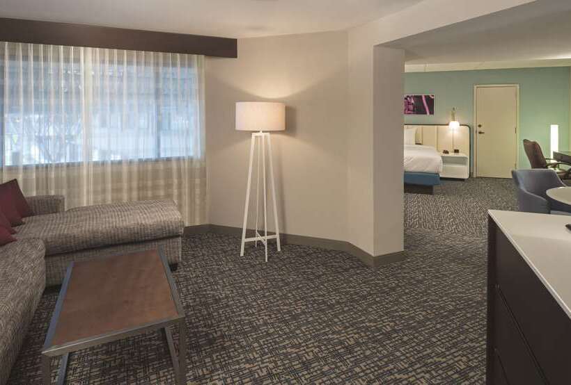 غرفة قياسية, Doubletree By Hilton Huntington