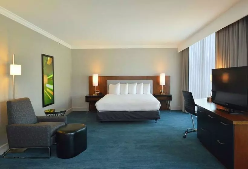 سوییت جونیور, Doubletree By Hilton Newarkfremont