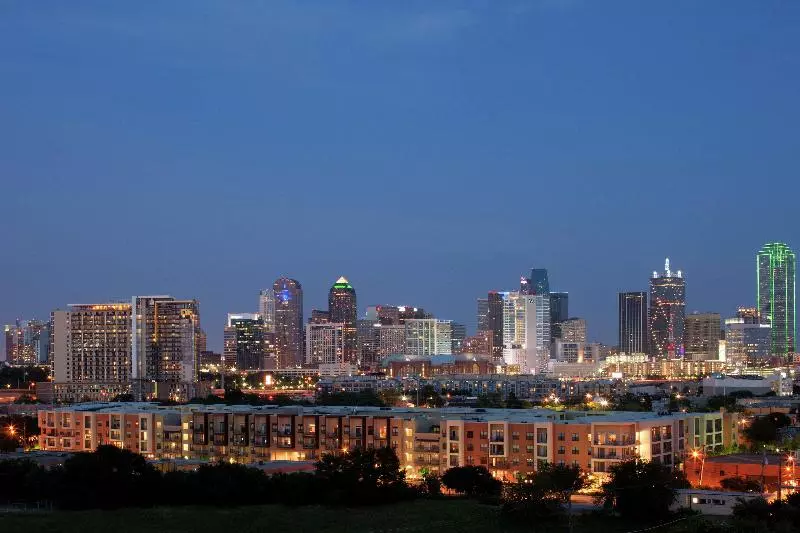 バルコニー付きスタンダードルーム, Doubletree By Hilton Dallas   Market Center