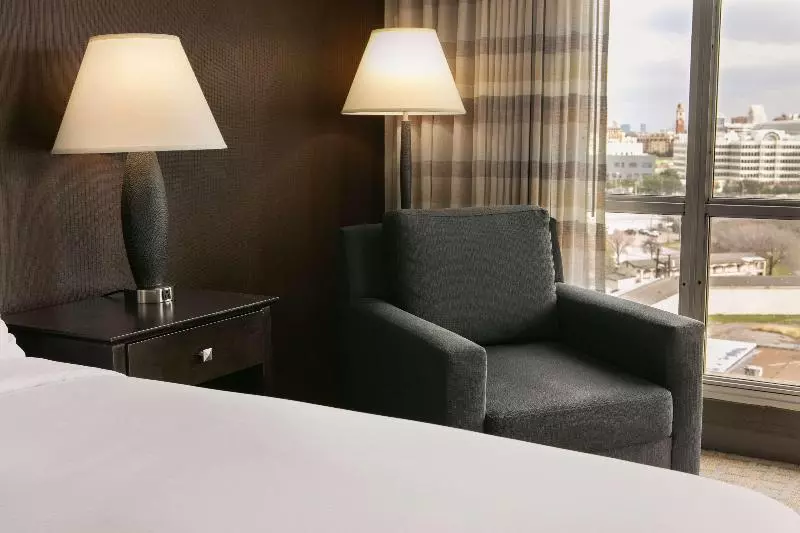 バルコニー付きスタンダードルーム, Doubletree By Hilton Dallas   Market Center