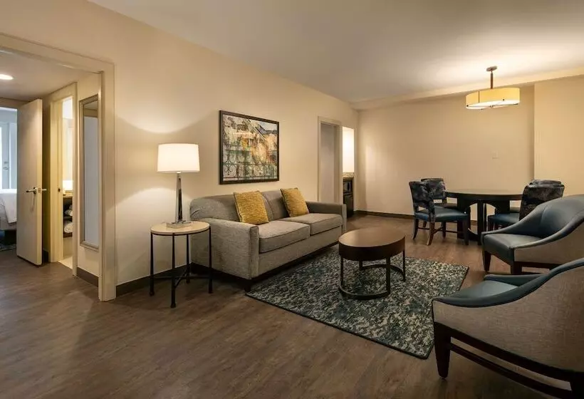 エクゼクティブスイート, Embassy Suites By Hilton New Orleans