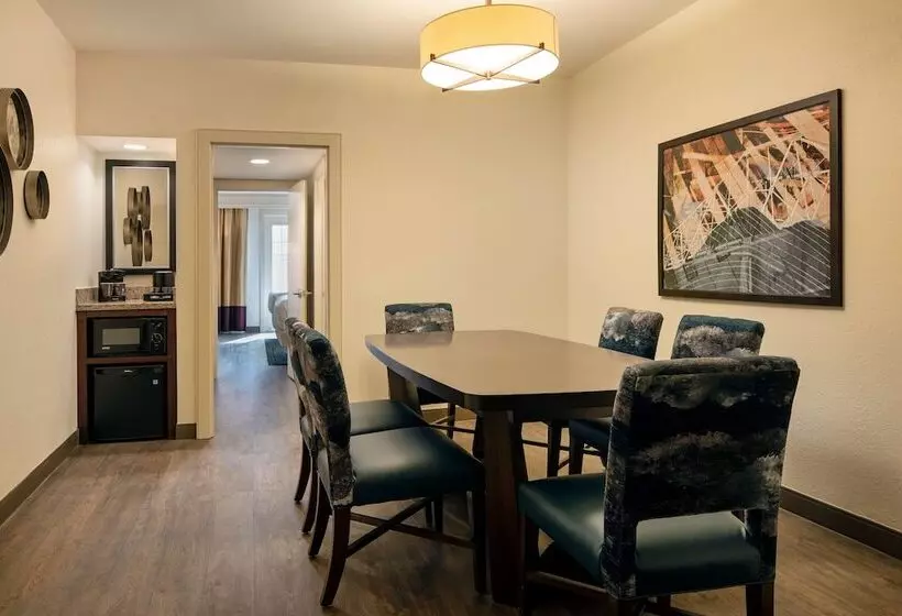 エクゼクティブスイート, Embassy Suites By Hilton New Orleans