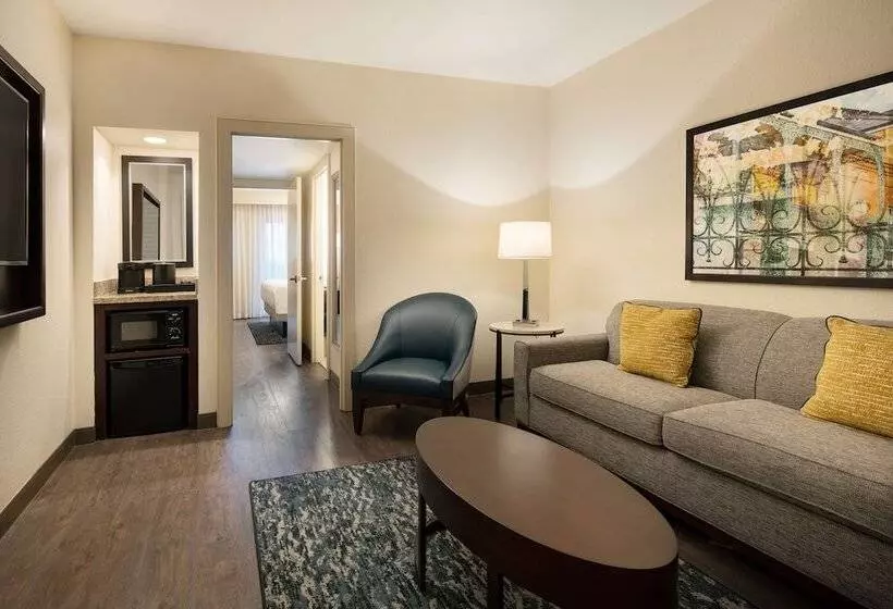 エクゼクティブスイート, Embassy Suites By Hilton New Orleans