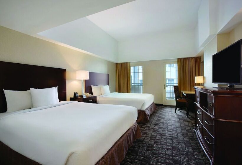 سوییت اجرایی, Embassy Suites By Hilton New Orleans
