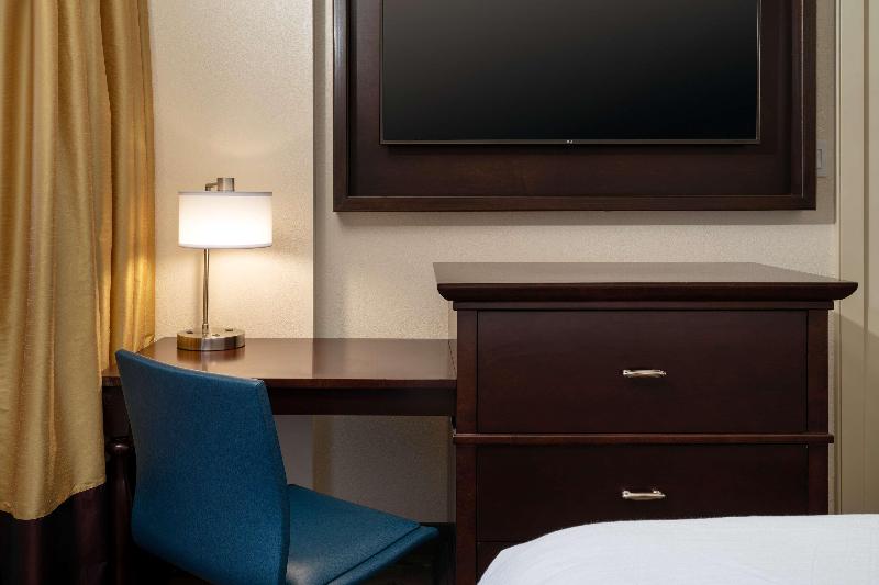 سوییت اجرایی, Embassy Suites By Hilton New Orleans