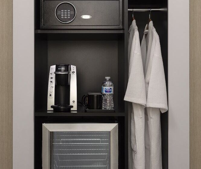 جناح رئاسى, Executive Hotel Pacific