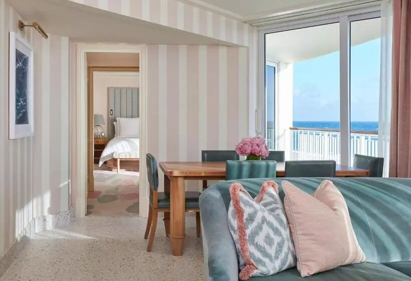 キングサイズベッドのスイートルーム, Four Seasons Resort Palm Beach