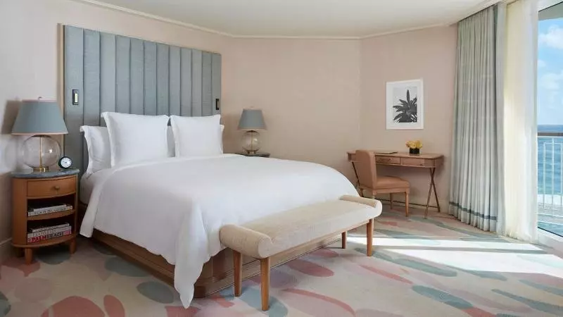 キングサイズベッドのスイートルーム, Four Seasons Resort Palm Beach