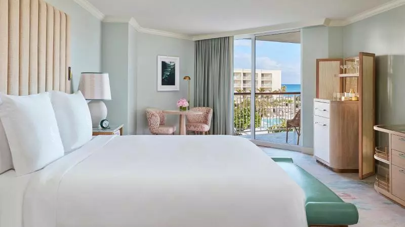 キングサイズベッドのスタンダードルーム, Four Seasons Resort Palm Beach