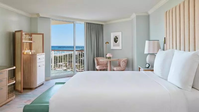 キャビン, Four Seasons Resort Palm Beach