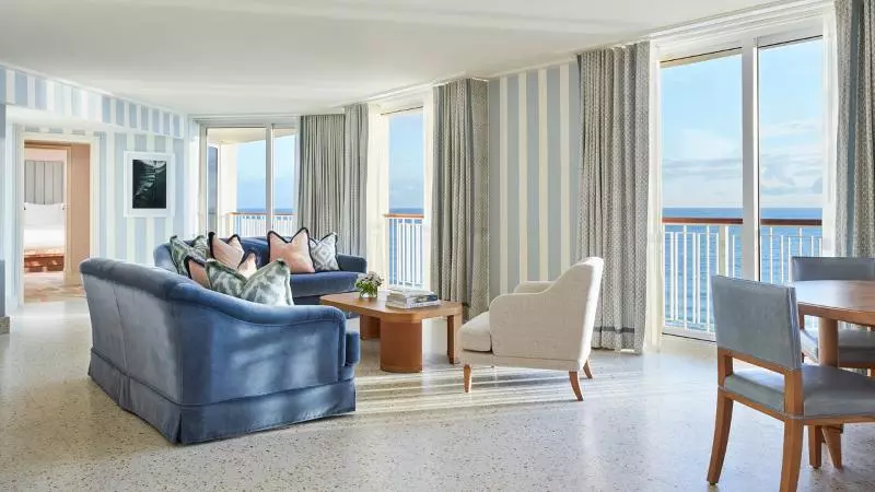 キングサイズベッドのスイートルーム, Four Seasons Resort Palm Beach