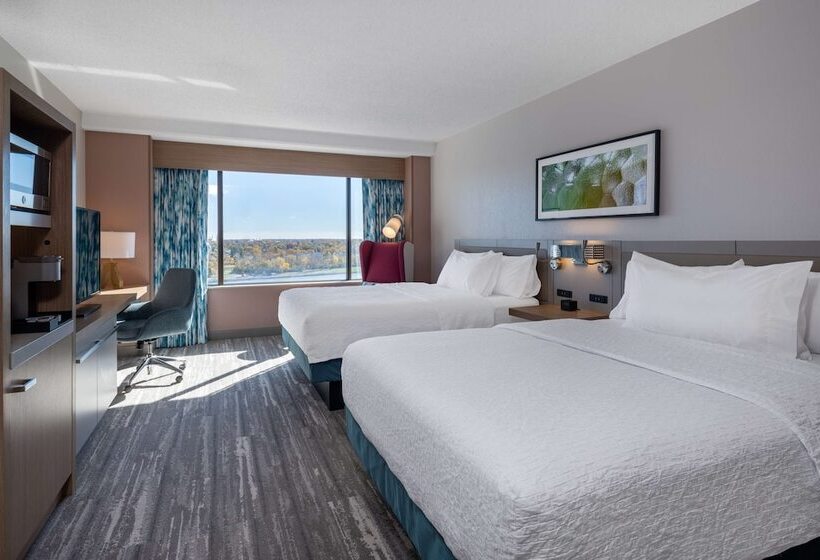 2ダブルベッドのスタンダードルーム, Hilton Garden Inn Toledo Downtown