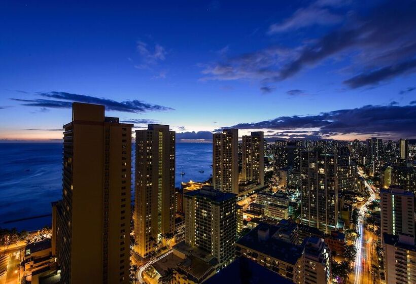 חדר דלוקס נוף לים, Hilton Waikiki Beach Resort & Spa