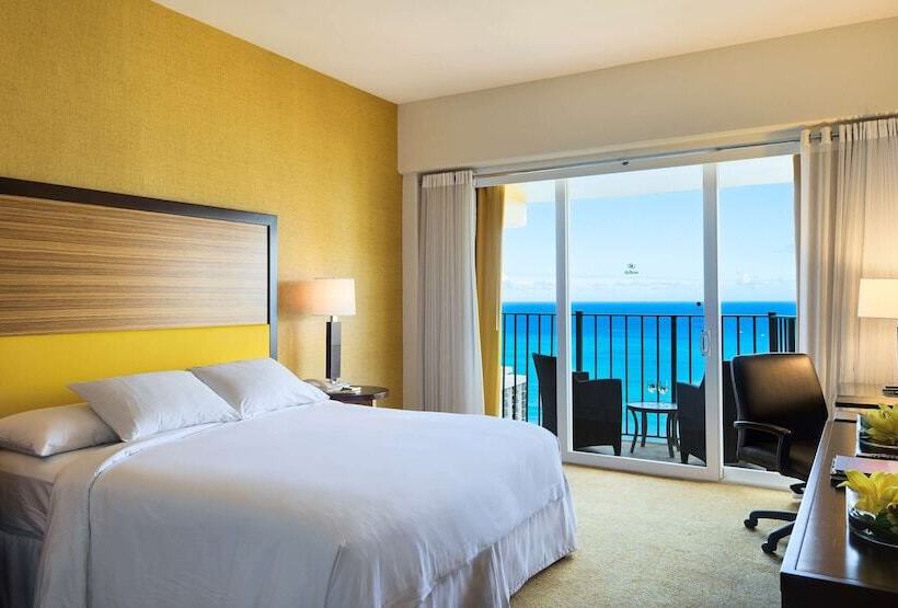 חדר דלוקס נוף לים, Hilton Waikiki Beach Resort & Spa