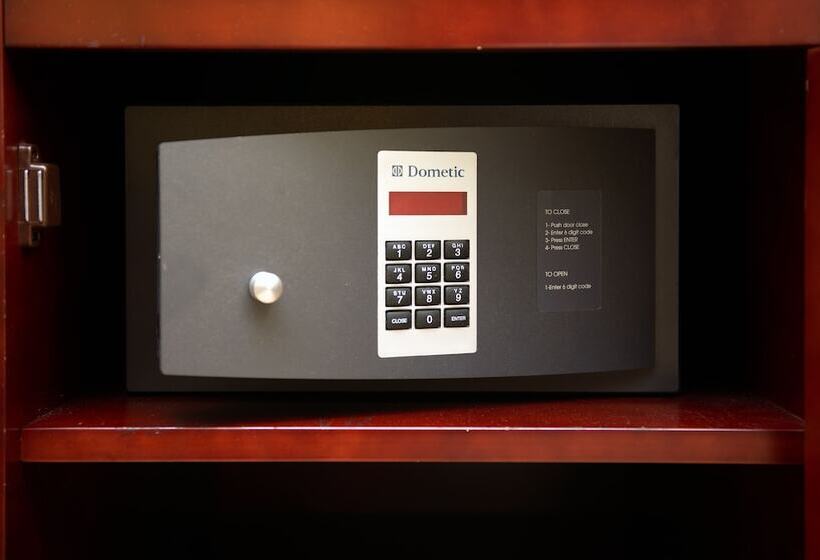 חדר פרמיום נוף לים, Hilton Waikiki Beach Resort & Spa