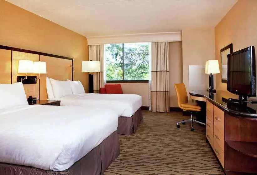 اتاق استاندارد با 2 تخت دوبل, Hilton Waikiki Beach Resort & Spa