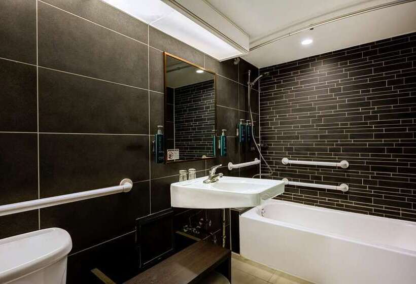 חדר דלוקס עם נוף, Hilton Waikiki Beach Resort & Spa