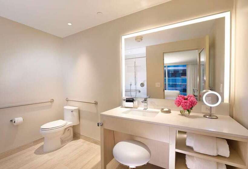 חדר סטנדרט נוף לעיר, Hilton Waikiki Beach Resort & Spa