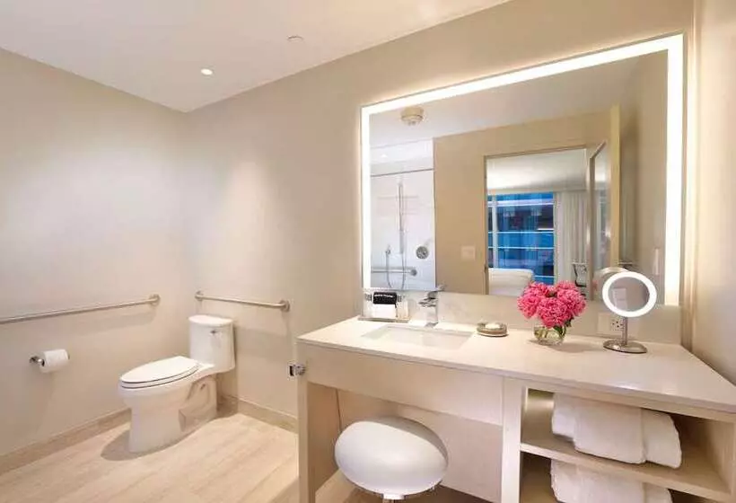 اتاق استاندارد با چشمانداز شهر, Hilton Waikiki Beach Resort & Spa